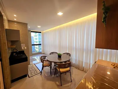 A cozinha ou kitchenette de Lindo Apto novo 3 suítes no coração de Meia Praia