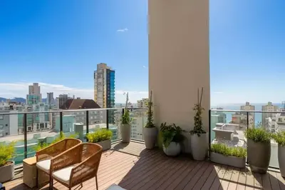 A planta de Flat For Seasons 400 metros mar e Hard hock
