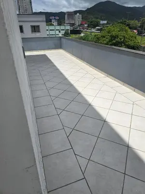 Uma vista geral da montanha ou uma vista da montanha a partir do apartamento