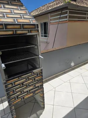 O edifício onde o apartamento está situado