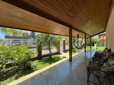 Um jardim no exterior de Casa Alameda das Laranjeiras