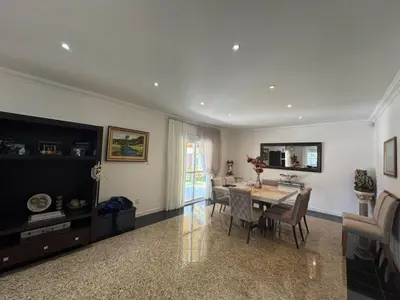 Uma televisão e/ou sistema de entretenimento em Casa Alameda das Laranjeiras
