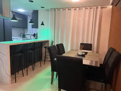 A cozinha ou kitchenette de Seu refúgio em Bombinhas, conforto e pé na areia