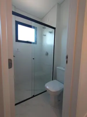 Uma casa de banho em Apartamento Alto Padrão Mariscal - 3 Quartos, AC, Garagem Dupla
