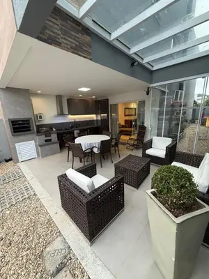 Uma área de estar em Duplex de veraneio , Temporada