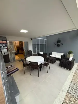 Uma área de estar em Duplex de veraneio , Temporada