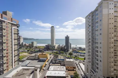 A planta de Apto Vista Mar a 550m da Praia GEV1304
