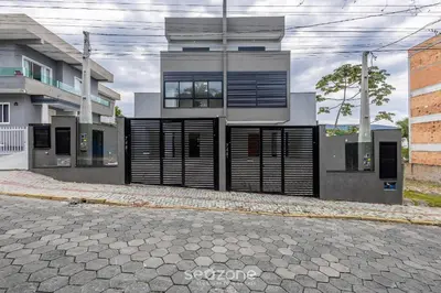 O edifício onde o apartamento está situado