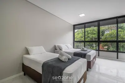 Uma cama ou camas num quarto em Casa c/ terraço e churrasq. a 850m do mar JSF0748
