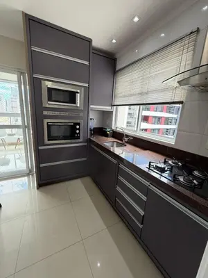 A cozinha ou kitchenette de Apartamento 3 dormitórios Meia Praia SC