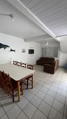 Uma área de estar em Sobrados a 100mt do mar em bombas