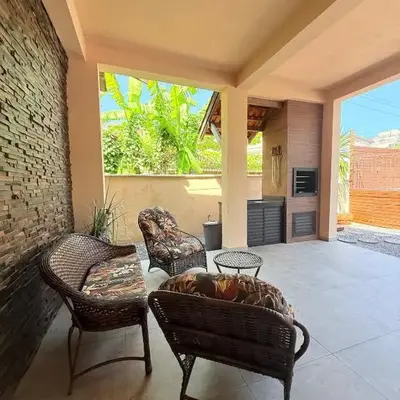 Casa com Piscina em Bombinhas