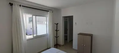 Uma cama ou camas num quarto em Casa Família Feliz Espaço, Conforto e Próximo a Praia