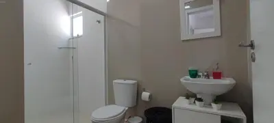 Uma casa de banho em Casa Família Feliz Espaço, Conforto e Próximo a Praia