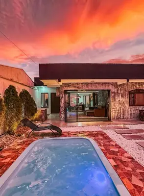 A piscina em ou perto de Casa aconchegante em Itapema com piscina
