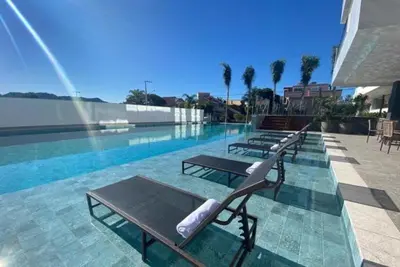 A piscina em ou perto de Apto alto padrão - 001A