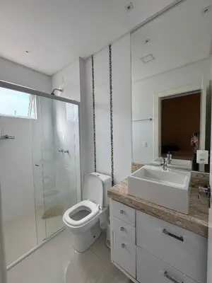 Uma casa de banho em Apto Vista Mar Rua 236 Meia Praia Itapema