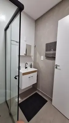 Uma casa de banho em Residencial da Vila Apartamento 1