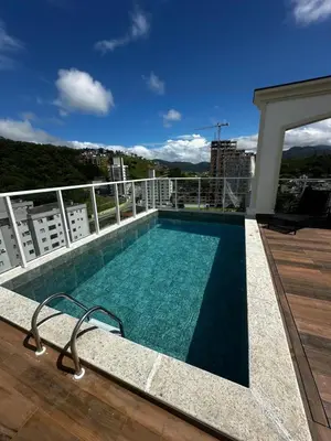A piscina em ou perto de bauer