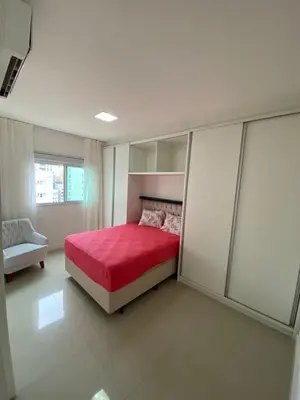 Uma cama ou camas num quarto em Apartamento Tamanho Família