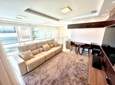 Uma televisão e/ou sistema de entretenimento em Cobertura Duplex com Banheira