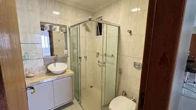 Uma casa de banho em Apartamento com 3 quartos em Meia Praia - Itapema - SC
