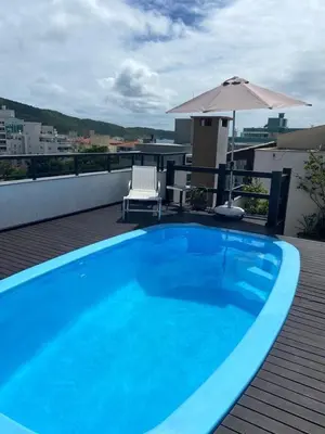 A piscina em ou perto de Cobertura com piscina e vista do mar