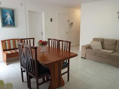 A planta de Apartamento Em Itapema Quadra Mar Com 3 Quartos Para Locação De Temporada