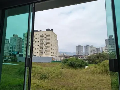 A planta de Casa 4 Qts Ar e Gourmet em Perequê 600m do mar