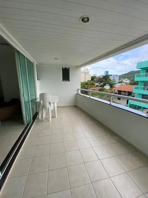 Uma varanda ou terraço em Apartamento do Sol - Cobertura Piscina privativa, 4 quartos, 220m da praia no centro de Bombinhas