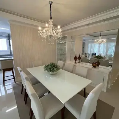 Apartamento 3 suítes rua 226 na Meia Praia