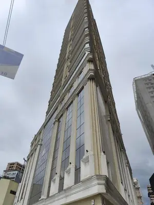 O edifício onde o apartamento está situado