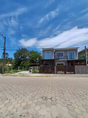 O edifício onde o apartamento está situado