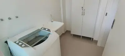 A planta de AP NOVO, central, muito bem decorado, perto praia