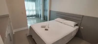 Uma cama ou camas num quarto em Duplex impecável a passos do mar e do HardRock