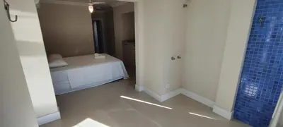 Uma cama ou camas num quarto em Duplex impecável a passos do mar e do HardRock