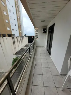 A planta de O apt perfeito p suas férias, poucos passos do mar