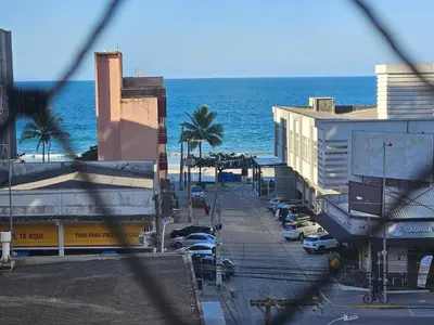 Uma vista do mar geral ou uma vista do mar a partir do apartamento