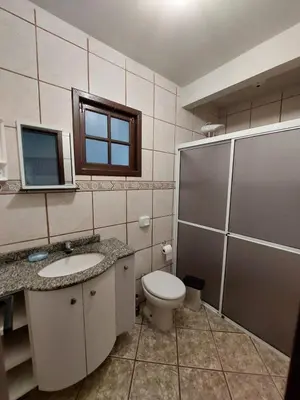 Uma casa de banho em Casa para até 10 pessoas em Bombas, Bombinhas - SC