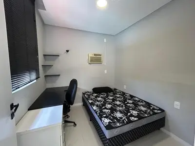 A planta de Casa com piscina, churrasqueira e toda climatizada