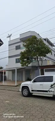 O edifício onde o apartamento está situado