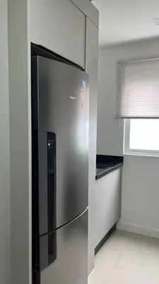A cozinha ou kitchenette de Apartment overlooking the ocean near the Central Beach