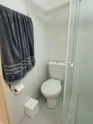 Uma casa de banho em Hermoso Apartamento Meia Praia Itapema