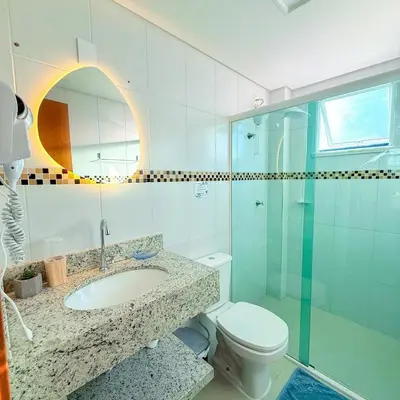 Uma casa de banho em Bombas Apartamento