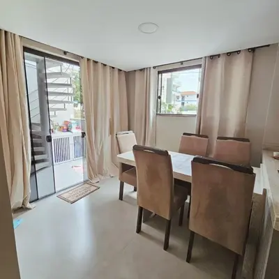 A planta de Apartamento 2 Quartos no Centro, Perto da Praia
