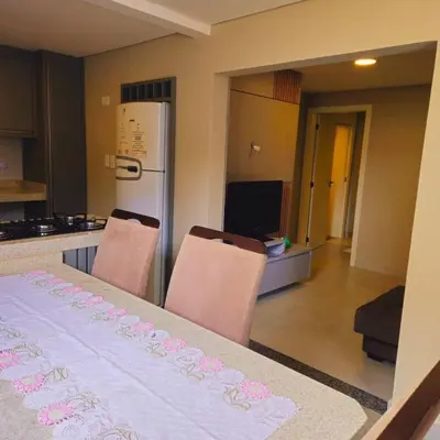 A planta de Apartamento 2 Quartos no Centro, Perto da Praia