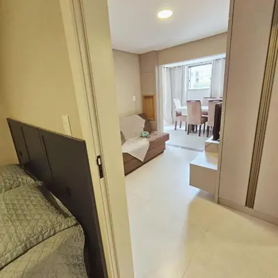 A planta de Apartamento 2 Quartos no Centro, Perto da Praia