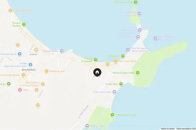 A planta de Apartamento 2 Quartos no Centro, Perto da Praia