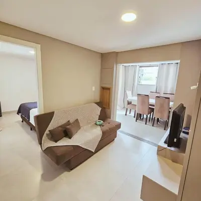 A planta de Apartamento 2 Quartos no Centro, Perto da Praia