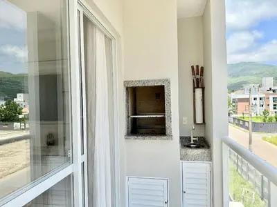 Uma vista geral da montanha ou uma vista da montanha a partir do apartamento